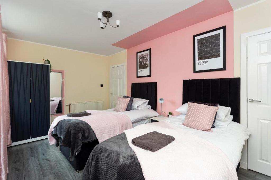 Stylish 3 Bed Edinburgh Abode - Parking And Garden Villa Exterior photo